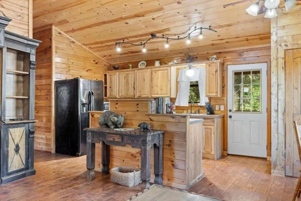 Apartament Misty Moonlight, Sleeps 4, Mountain Cabin Broken Bow Zewnętrze zdjęcie